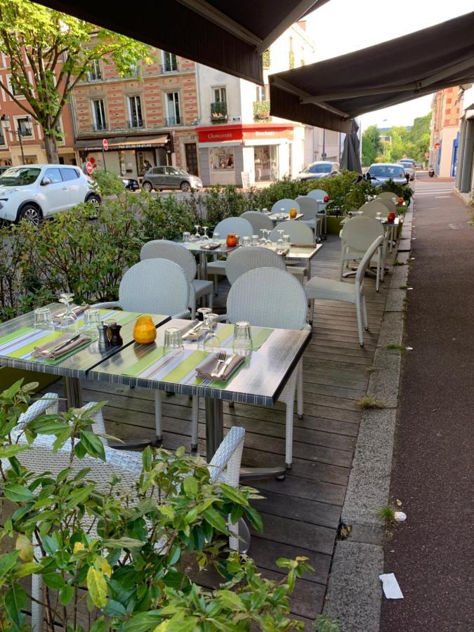 Hotel Des 3 Marches- Logis Hotel Restaurant Le Vésinet Eksteriør bilde